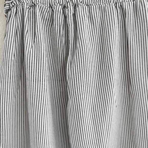 Kirious Black White Striped Wide-Leg Cropped Pants - Picture 5 of 6